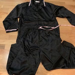 Intimates by Liz Banks pajama set